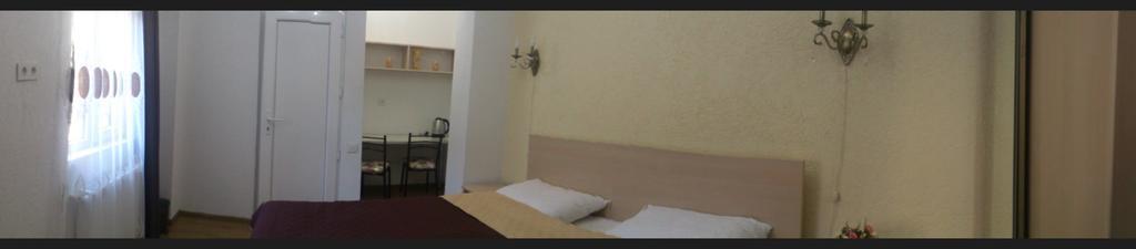 Guest House Madonna Tbilisi Exterior foto