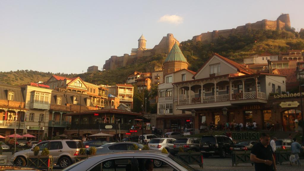 Guest House Madonna Tbilisi Exterior foto