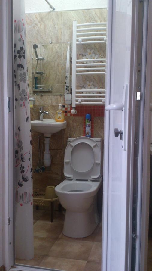 Guest House Madonna Tbilisi Exterior foto