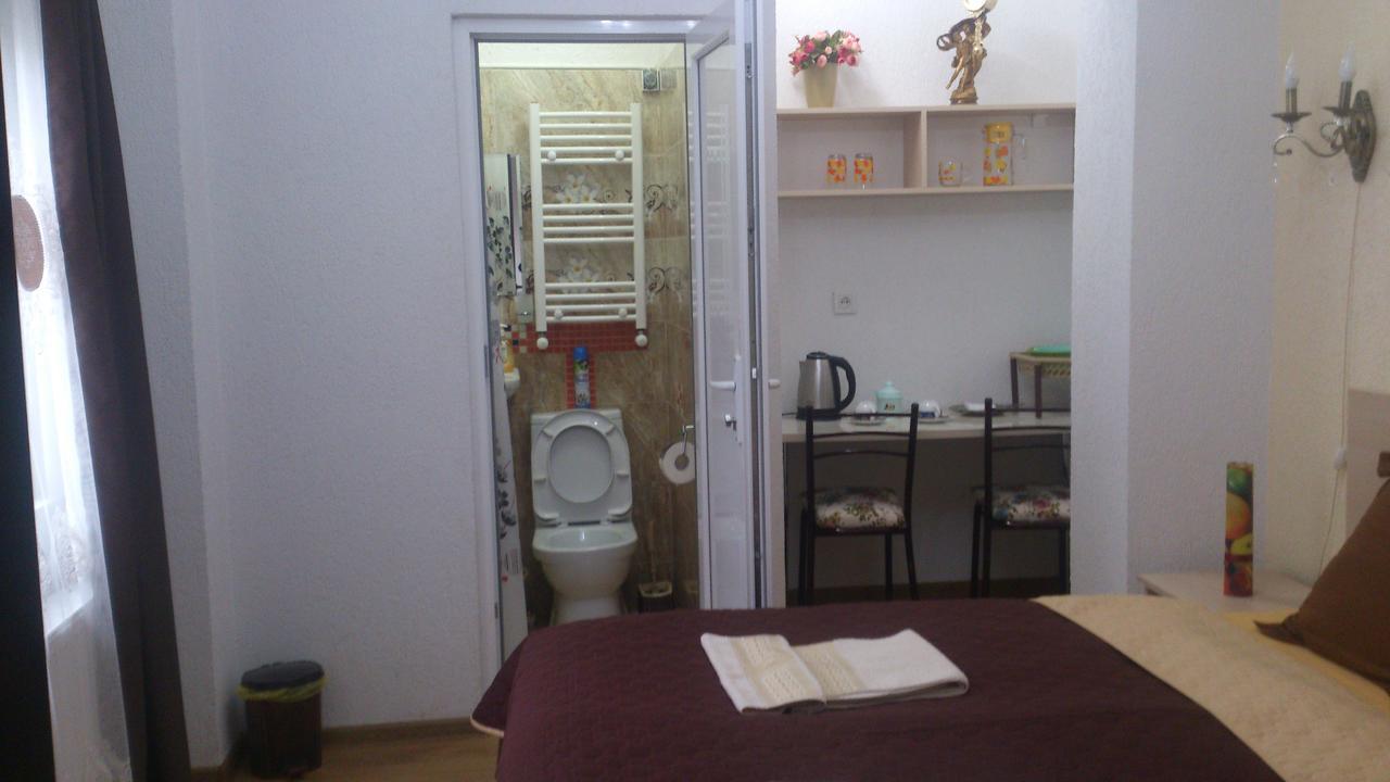 Guest House Madonna Tbilisi Exterior foto