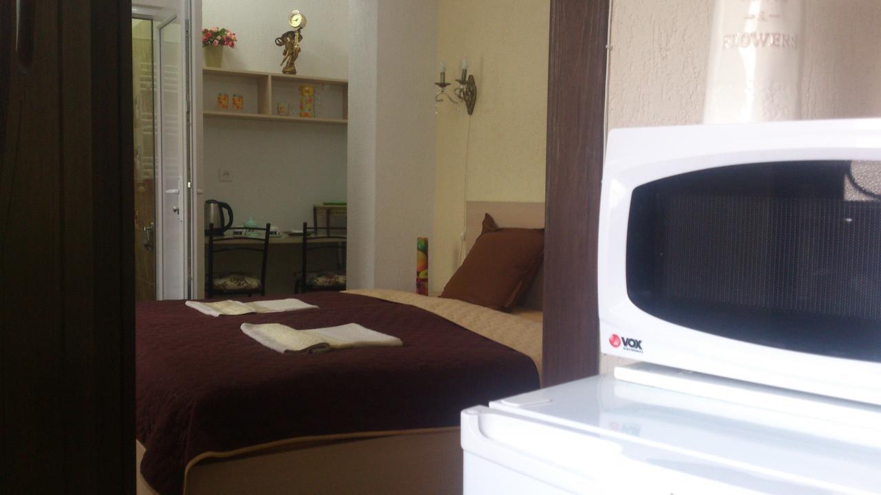 Guest House Madonna Tbilisi Exterior foto