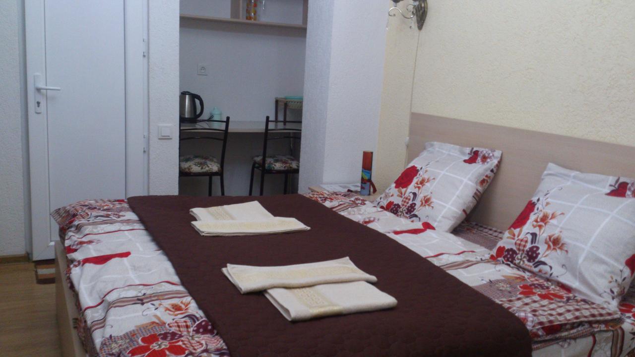 Guest House Madonna Tbilisi Exterior foto