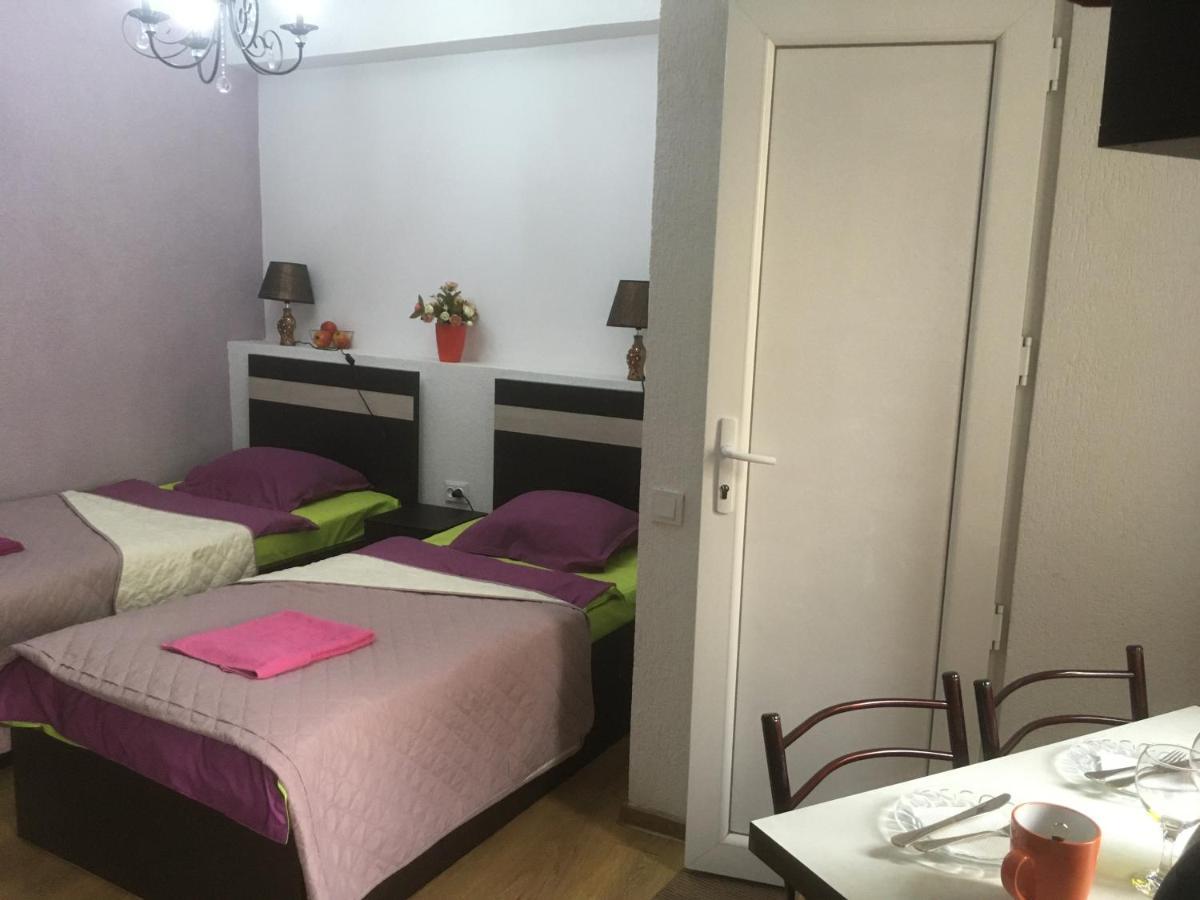 Guest House Madonna Tbilisi Exterior foto